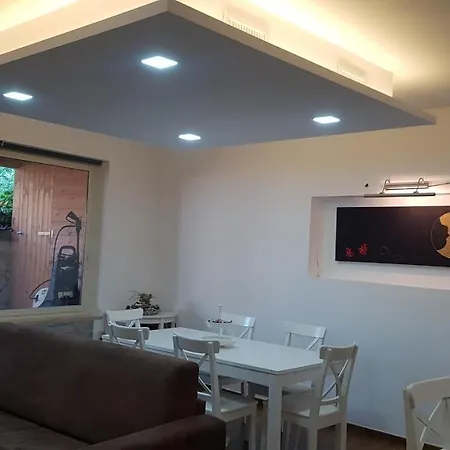La Tana גאטה